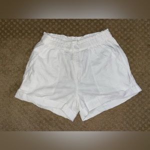 🌸NWT aerie white shorts